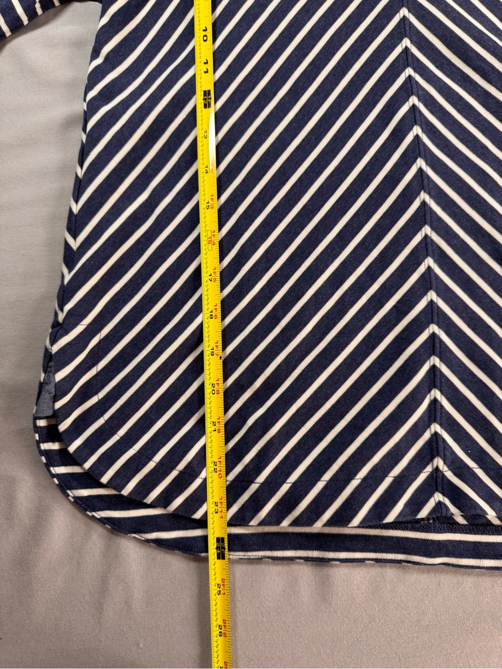 L.L. Bean Navy and White Short Sleeve Striped V-Neck Top petit small 100% cotton - Picture 2 of 8